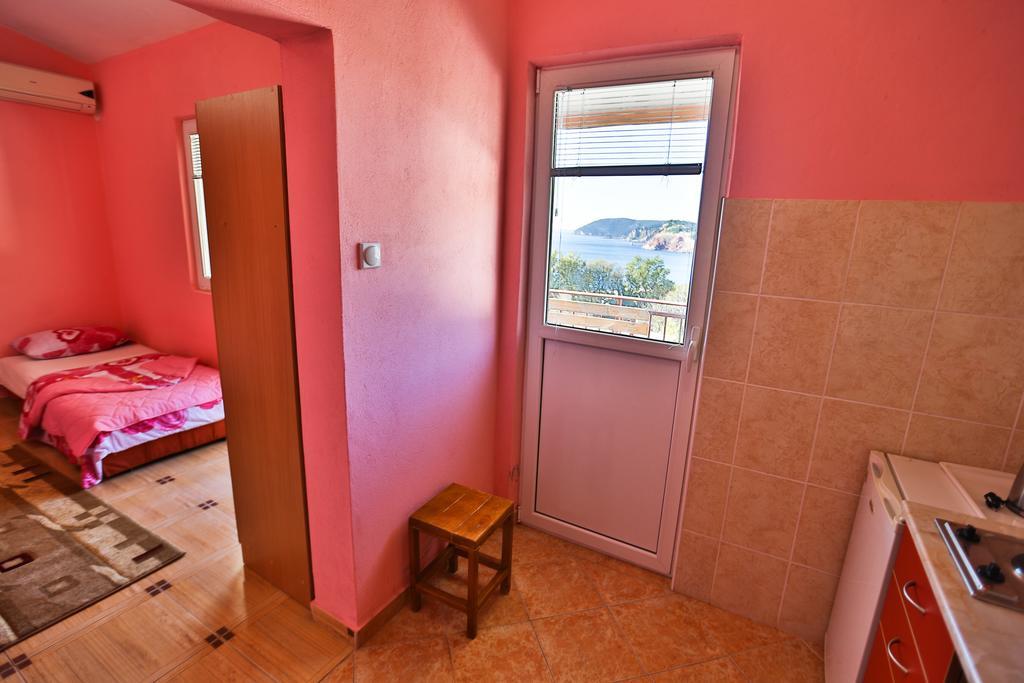 Apartments Vitic Sutomore Room photo